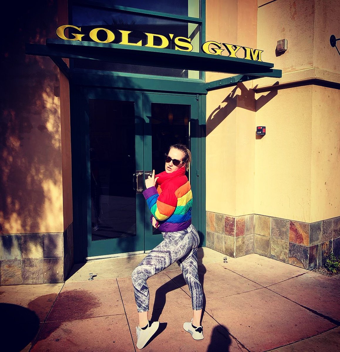 Livin the authentic LA life <a href="/GoldsGym/">Gold's Gym</a> #scotsabroad #🌈 #dayoff
