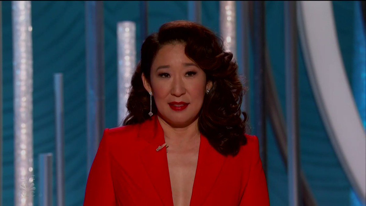 BuzzFeedNews's tweet photo. Sandra Oh is making history tonight as the first person of Asian descent to host the #GoldenGlobes 👏(📷: Hollywood Foreign Press Association) https://t.co/Dxa54FkI3M
