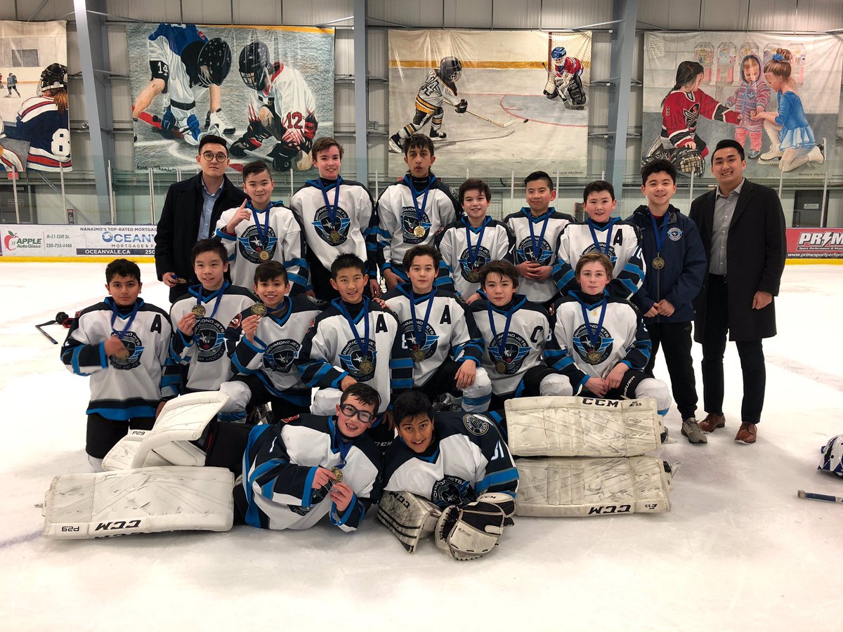 MiltonChan17's tweet photo. GOLD MEDAL FOR THE @RichmondJetsMHA PWA1 with a 3-0 victory over Chilliwack PWA1!! Great weekend with the boys! https://t.co/g8SyH7yXbY