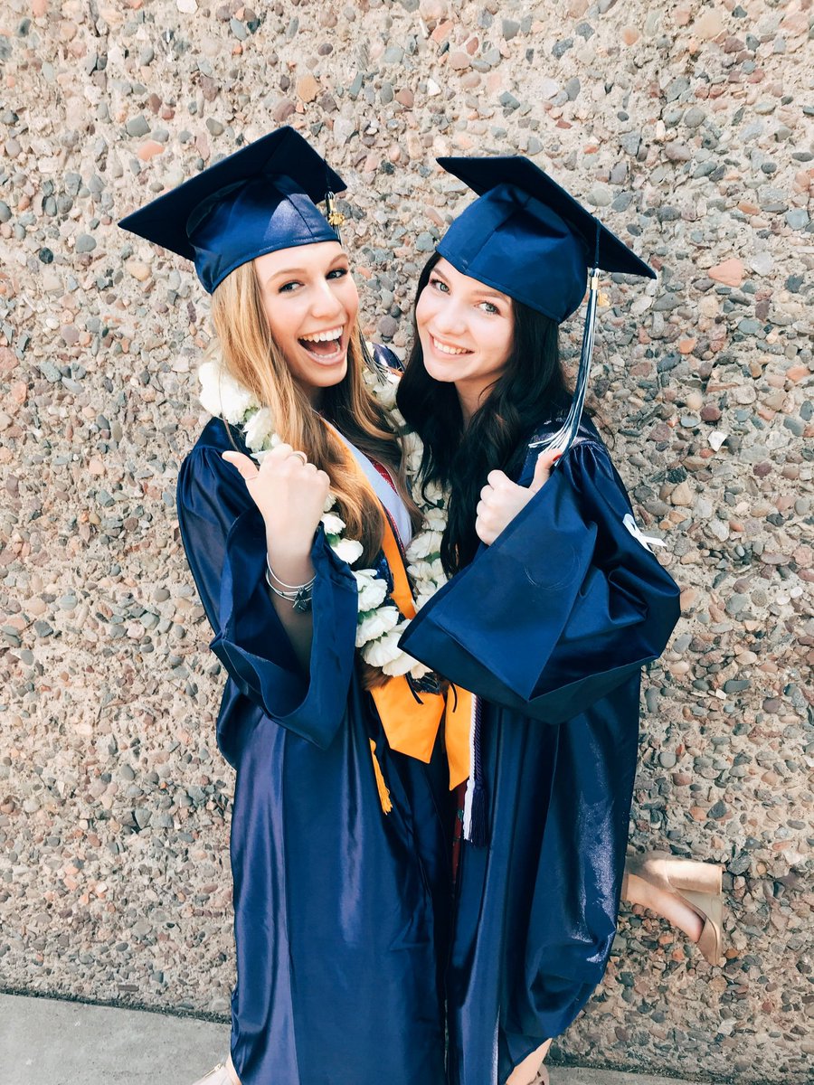 _maddieadams_'s tweet photo. HAPPY BIRTHDAY ELIZA! Ily and I miss you lots and lots 💓💓🎉 https://t.co/KCBv33J8DF