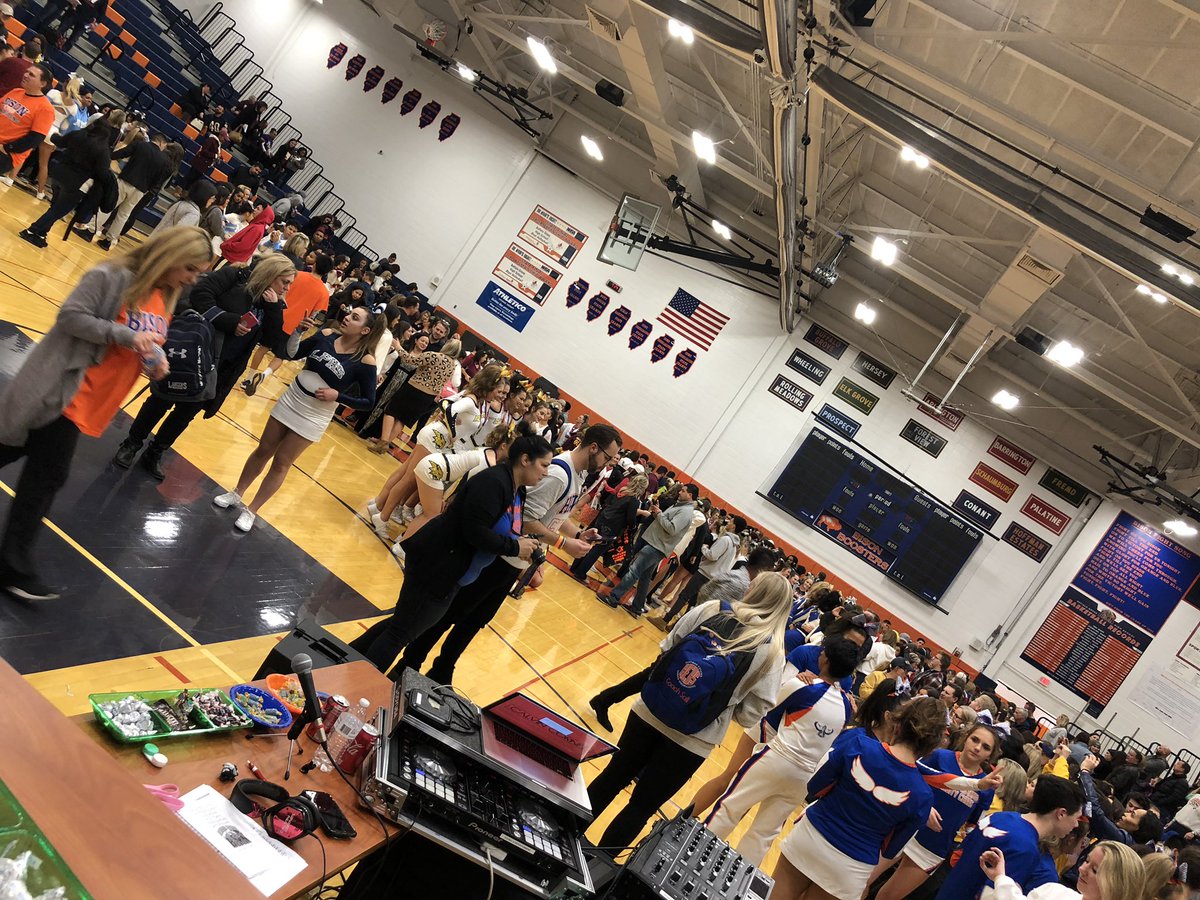 DJTJProd_Inc's tweet photo. Another @DJTJProd_Inc  and @DoubleBEntInc collab today at the @bg_coed Cheerleading Invite with @tjbabin and @CalvinCornel !!!       13.5 hours and 127 teams later and this one is ooova! #dreamteam #cheer #invites https://t.co/SvQmswm47W
