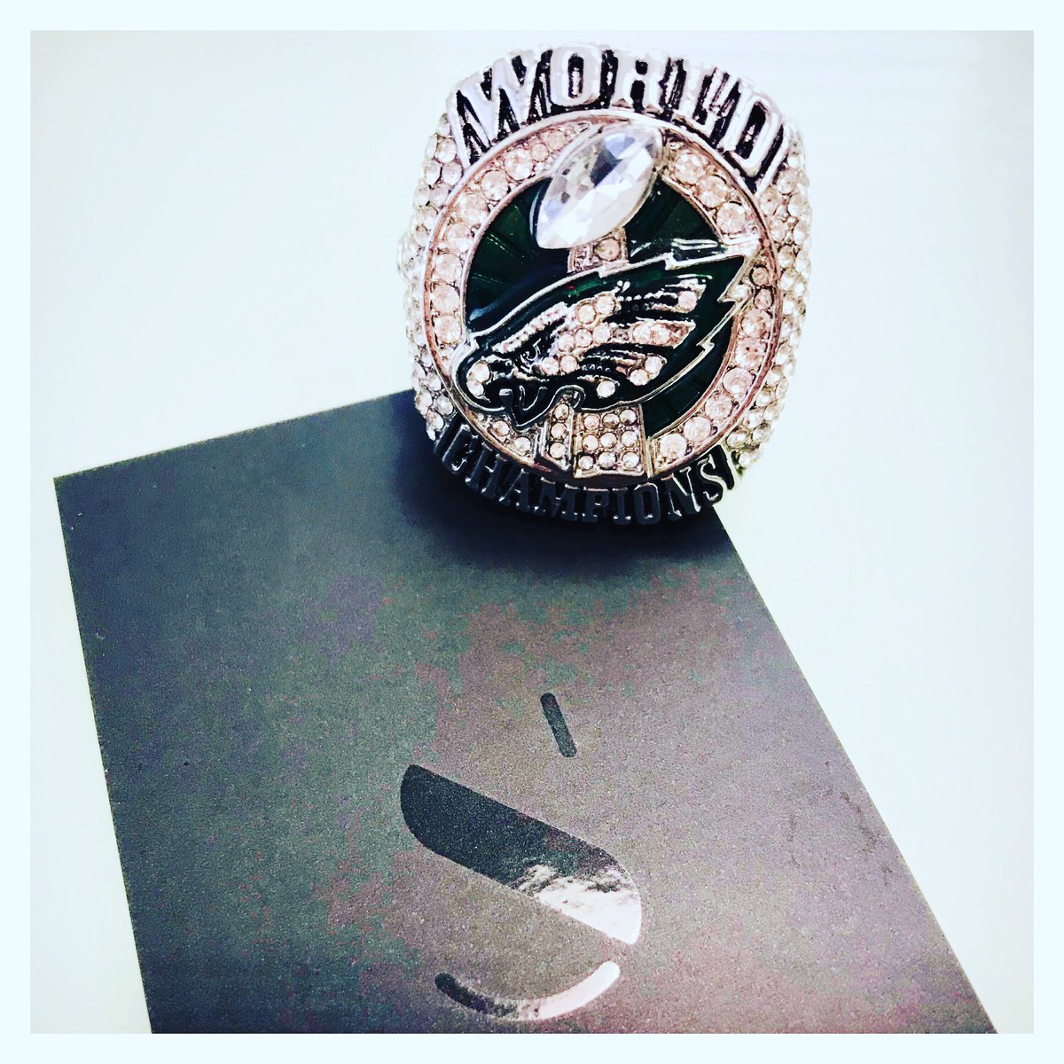SmileSleek's tweet photo. Yay!!!@philadelphiaeagles 🦅.
.
#FlyEaglesFly⁠ #NFLPlayoffs #blingbling #philadelphiaeagles #eaglesnation #eaglesfan #bleedgreen #philadelphia #football 💚 https://t.co/WP3GOpeAgw
