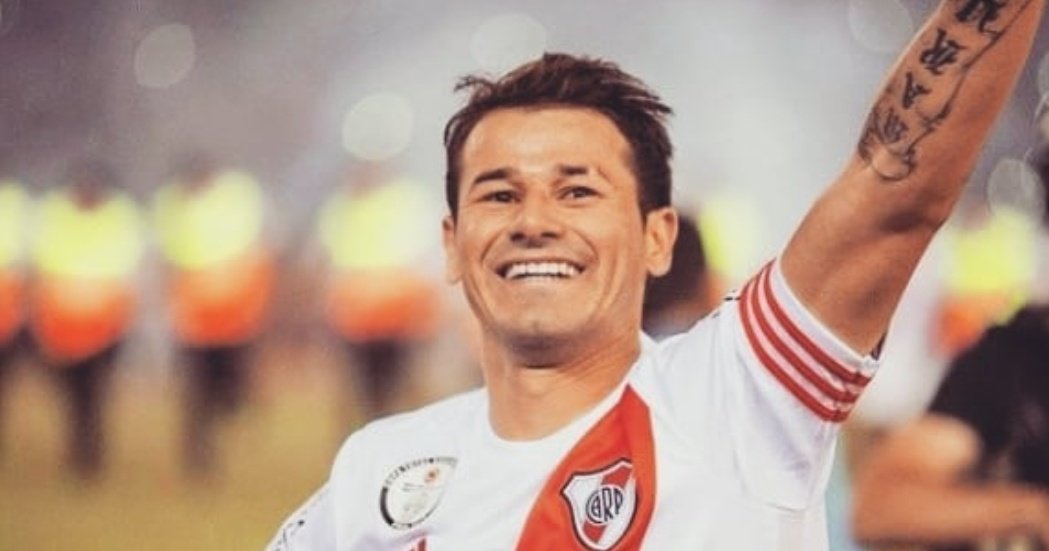 turcocarp's tweet photo. Porque nos rescataste mil veces. Porque siempre con una sonrisa o un baile iluminaste el vestuario. Porque siempre elegiste seguir en River con el corazón. Porque la peleaste como un animal hasta que tu cadera dijo basta. Te vamos a extrañar mucho, adentro y afuera. Gracias. https://t.co/BWNhvdJqoI