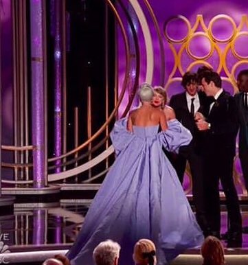 Taylor Swift Was On Stage For Literally 30 Seconds At The Golden Globes And It Was Perfect Taylor Swift Was On Stage For Literally 30 Seconds At The Golden Globes And It Was Perfect