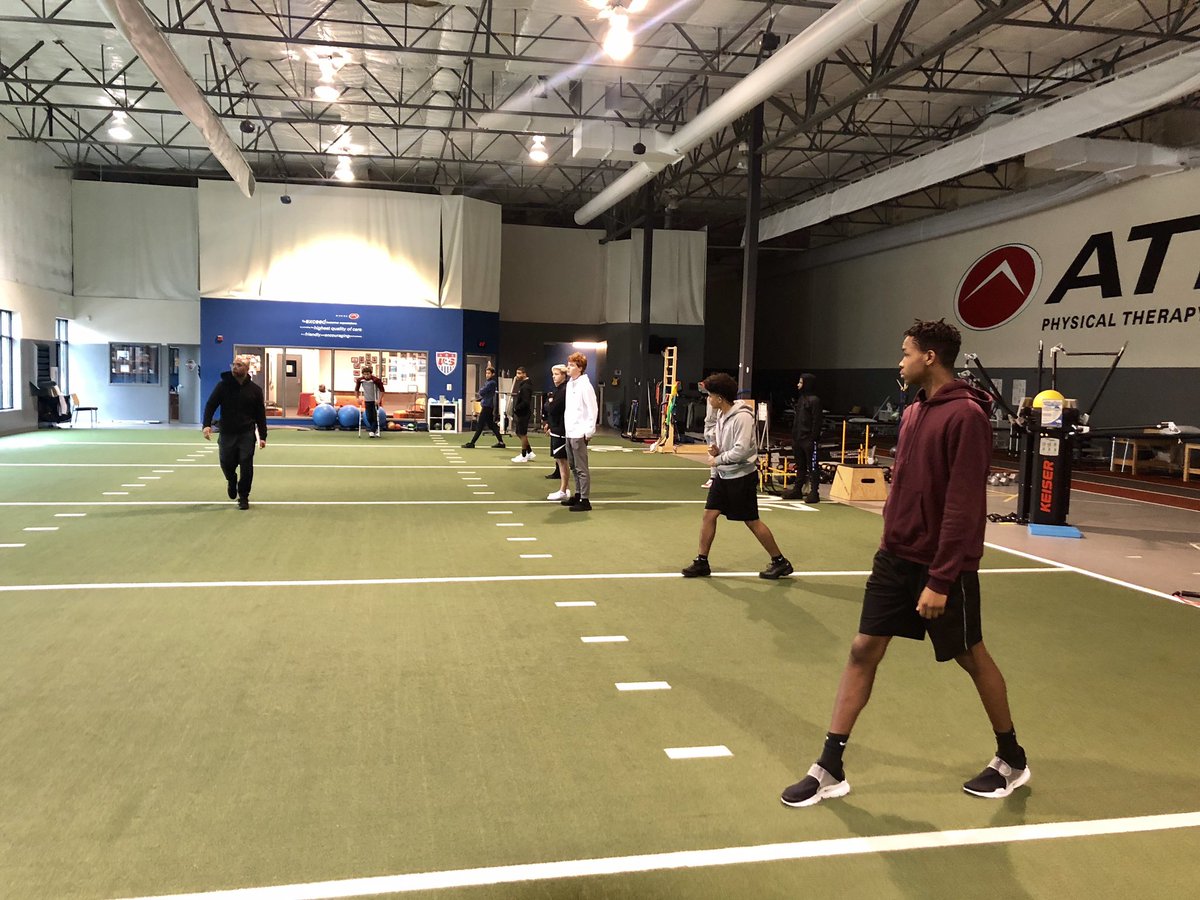 ProBaller7v7's tweet photo. Today, our Pro Baller 7v7 Team had a awesome walk through, chalk talk, and film study session about offensive concepts and defensive schemes that will help them be a better football player
#BodyAmor
#Train2Lead
#UnderAmour
#OutsideTheGames
#PB7v7TrainingCamp
#LeftCoastEliteLeague https://t.co/TnxXsjxZ2Y