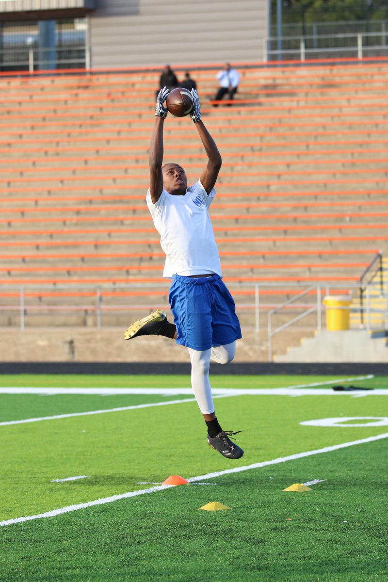 JayMeadors's tweet image. We like what we saw today from Lil John Lewis. (NLR /WR/2022)
#HeHasAChance #TheTruthisBack
