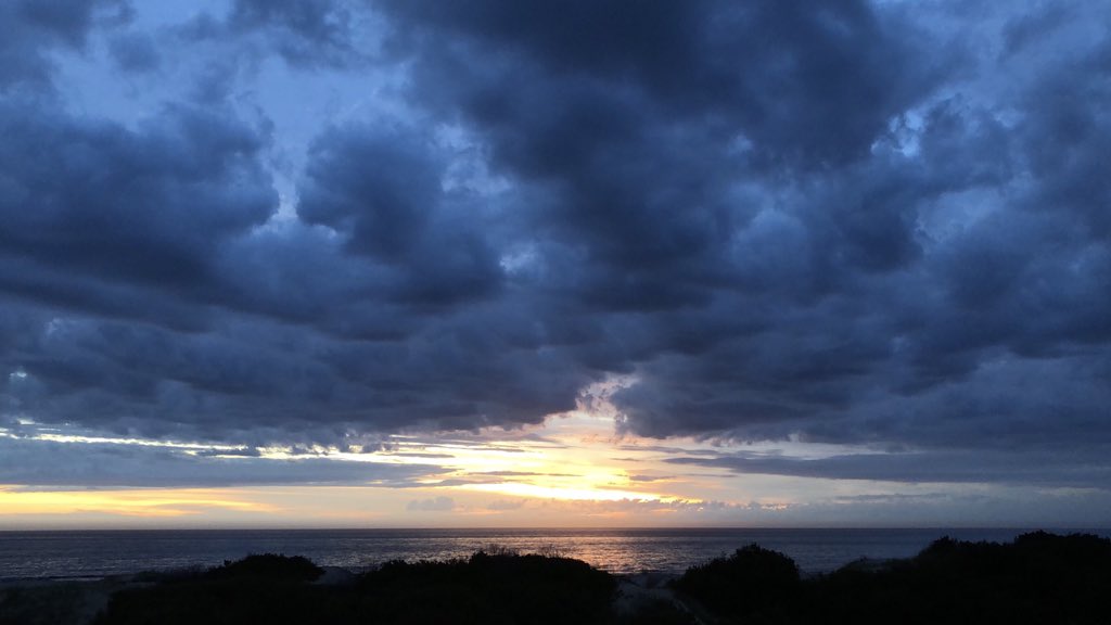 MartaChaaa's tweet photo. #butthatsunsetthough https://t.co/Ax2uHqw4ja