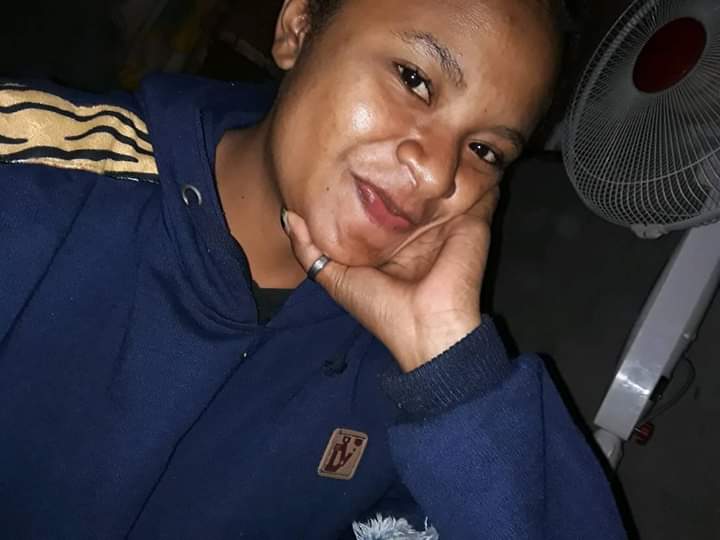 HgmYuve's tweet photo. Tdi pu cerita... 
Cincin sama k tdk? 
Sip ade Manokwari https://t.co/ZEEk2rjKyC