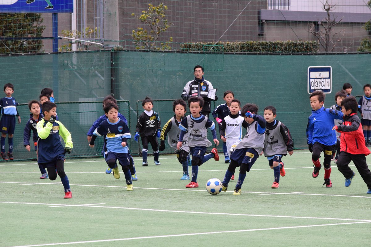 横浜fc 公式 A Twitter スクール 昨日は 横浜ベイ磯子校にて強化クリニックを実施しました 今回は ボールを奪ってから中盤の崩し をテーマにした守備クラスと ボールを受けてからゴール前のフィニッシュ をテーマにした攻撃クラスに分かれて