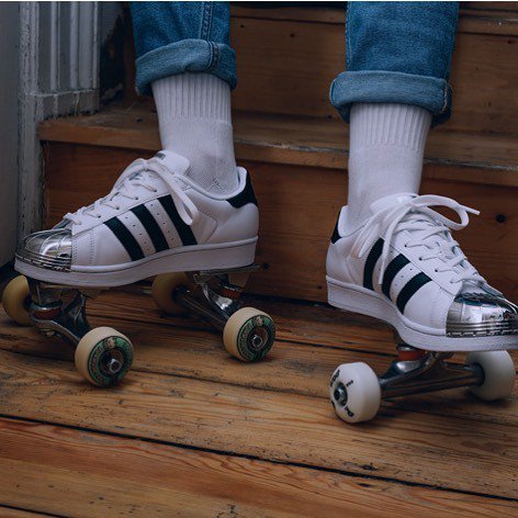 IAM_MADDINA's tweet photo. HI MONDAY. #maddinamachtfotos #adidassuperstar https://t.co/P22LKF0f0X https://t.co/V309QBLaiG