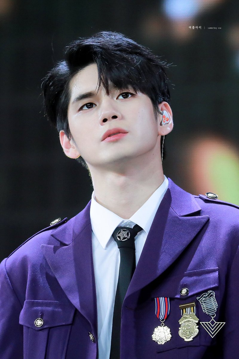 summerboy_osw's tweet photo. 190106 골든디스크
너무나 소중한 시간들 하나하나 내겐 특별해

#옹성우 #ONGSEONGWU https://t.co/RTUSjuBMxL