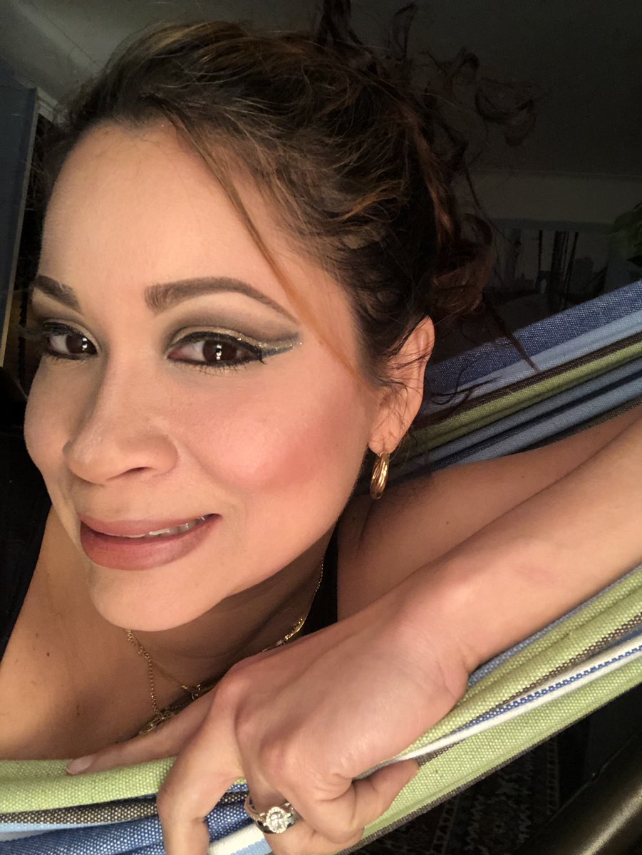 NMakeuplover's tweet photo. I’m not an expert still but I’m in love with this makeup 💄 #makeup #MakeupAddict #makeupislife #practicingmakeup #improvingmakeup I’ll get a better cámara 🤣🤣🤣🤣🤣 https://t.co/1DhV8BcavJ