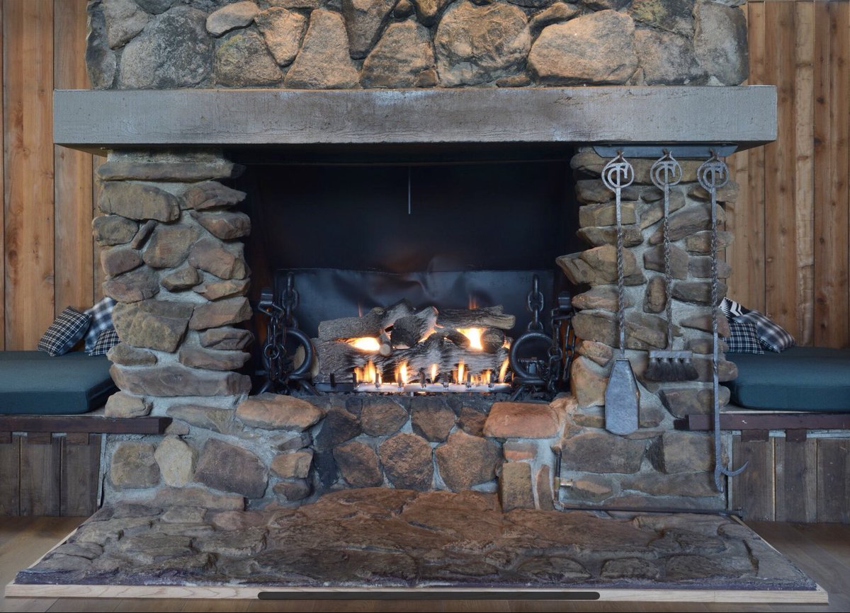 On this #nationalcuddleday, you can find us curled up next to the @thetimbercove Great Room fireplace with a warm drink and a good book. 🔥 #timbercoveresort #winterinsonoma