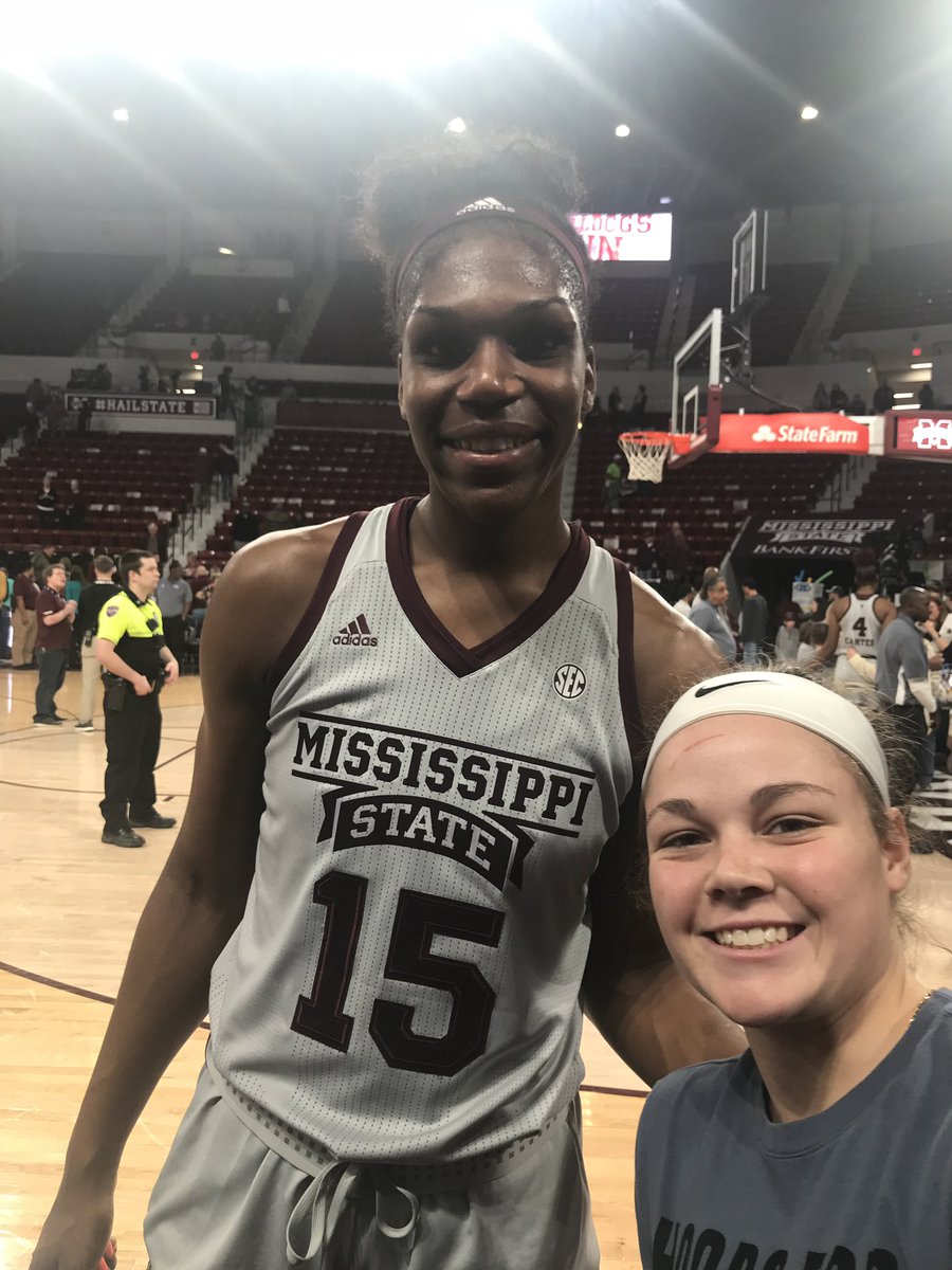 jo_harville22's tweet image. The fact that this girl is 13 inches taller than me.... #hailstate #beansandcornbread
