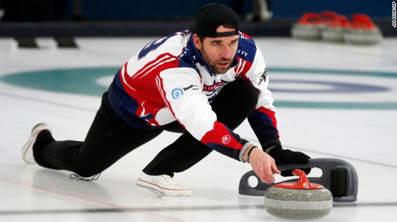 CNN's tweet image. Retired NFL star Jared Allen formed a curling team with other former players. They're aiming for the 2022 Winter Olympics. cnn.it/2CT0S4j