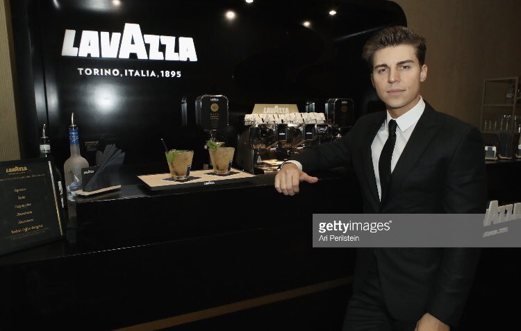 NolanFunkJPN's tweet photo. Golden Globe Awards 2019 In Partnership With Lavazza
January 6,2019
#nolanfunk https://t.co/fJsOoNDYcw
