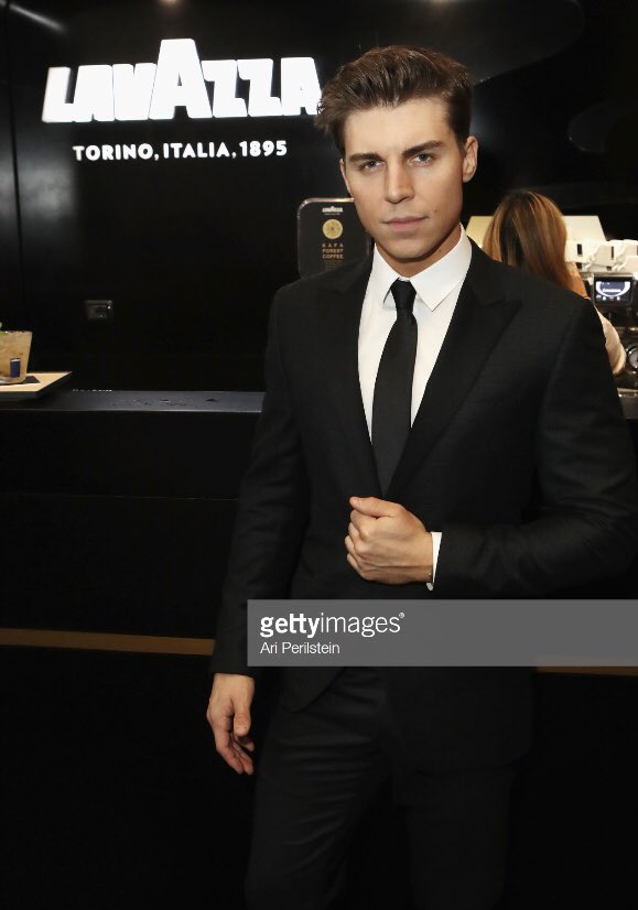 NolanFunkJPN's tweet photo. Golden Globe Awards 2019 In Partnership With Lavazza
January 6,2019
#nolanfunk https://t.co/fJsOoNDYcw