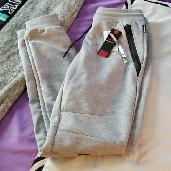 mckenziewestmor's tweet photo. So good I had to share! Check out all the items I'm loving on @Poshmarkapp #poshmark #fashion #style #shopmycloset #wt02 #freepeople #southpole: https://t.co/lCHDTH1jCR https://t.co/eyF8Mt2MKr