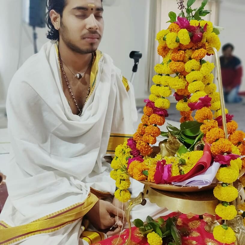 GujaratVDS's tweet photo. Glimpse of Rudra Puja on the Monday at our #Vasad_Ashram https://t.co/qW50uIdUTR