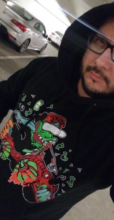 vaironp's tweet photo. Really love my @Jauzofficial tour sweater hoodie!
Thanks to the entire team for keeping me warm #biteamerica https://t.co/8NWjbdefIs