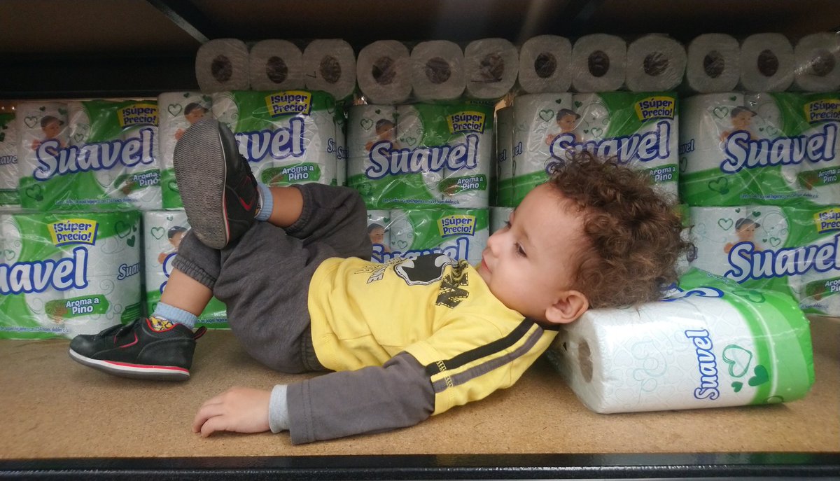 Mi hermano si sabe promocionar cualquier pendejada... Y gratis
Jajajajajajaja
#suavel #TranquiloPose #mylitterbrother #TodosSomosBetito