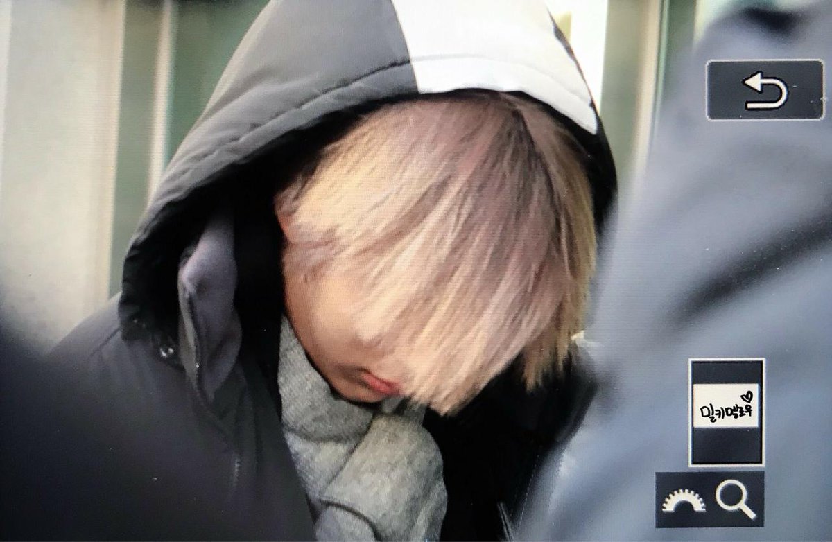 xmonmimix's tweet photo. As an international monbebe, I'm very worried about @OfficialMonstaX health. The boys look tired, someone had a cough during GDA performance, Wonho's knees were hurting him...
#LetMonstaXRest https://t.co/hGPPpYz2Yv