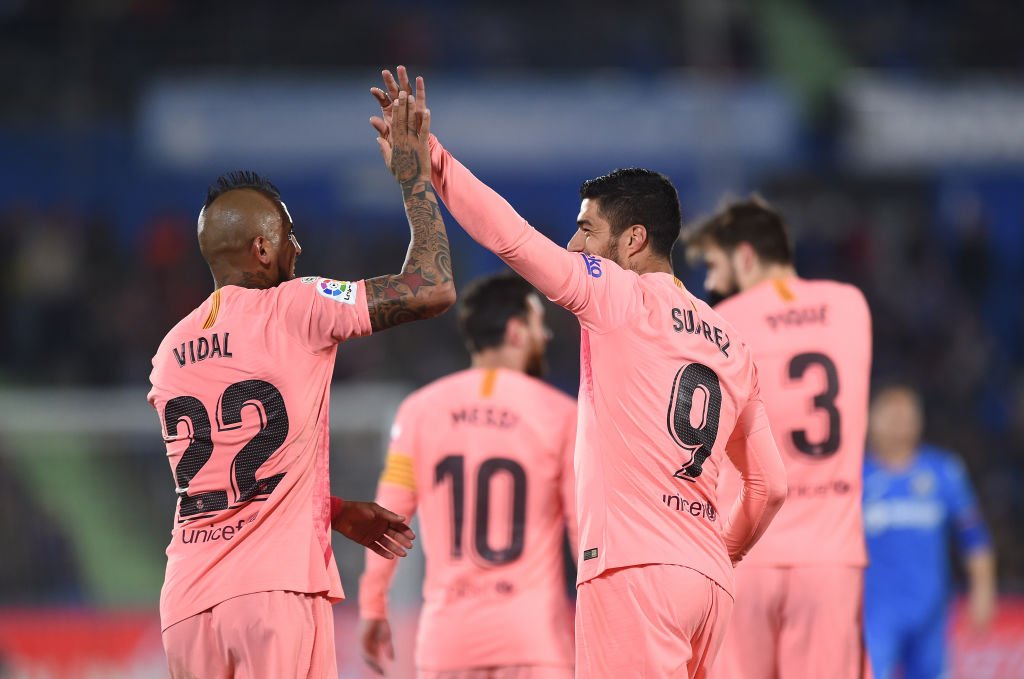 SuperSportTV's tweet photo. Sunday's league football headlines:

🇿🇦 1st win for Steve Komphela
🇿🇦  Black Leopards win at Baroka
🇪🇸  Sevilla share spoils with Atletico
🇪🇸  Real Madrid lose at home
🇪🇸  Barce go 5 points clear up top

Catch all the highlights >>  https://t.co/MTgdqKeyI7 https://t.co/ItRKfmxsPD