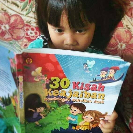 elexmedia's tweet photo. #BookTestimony #30KisahKeajaiban from @piet_genta
.
Wahh kata Bundanya.. Alika suka banget sama bukunya, sampe dibawa tidur... Siapa pun gak boleh pegang, kecuali Alika sendiri.. Hihii lucu banget ya kelakuan anak-anak. .
.
Bunda sudah punya buku ini bua… https://t.co/WwkB036NHw https://t.co/XOl0Fh7GvP