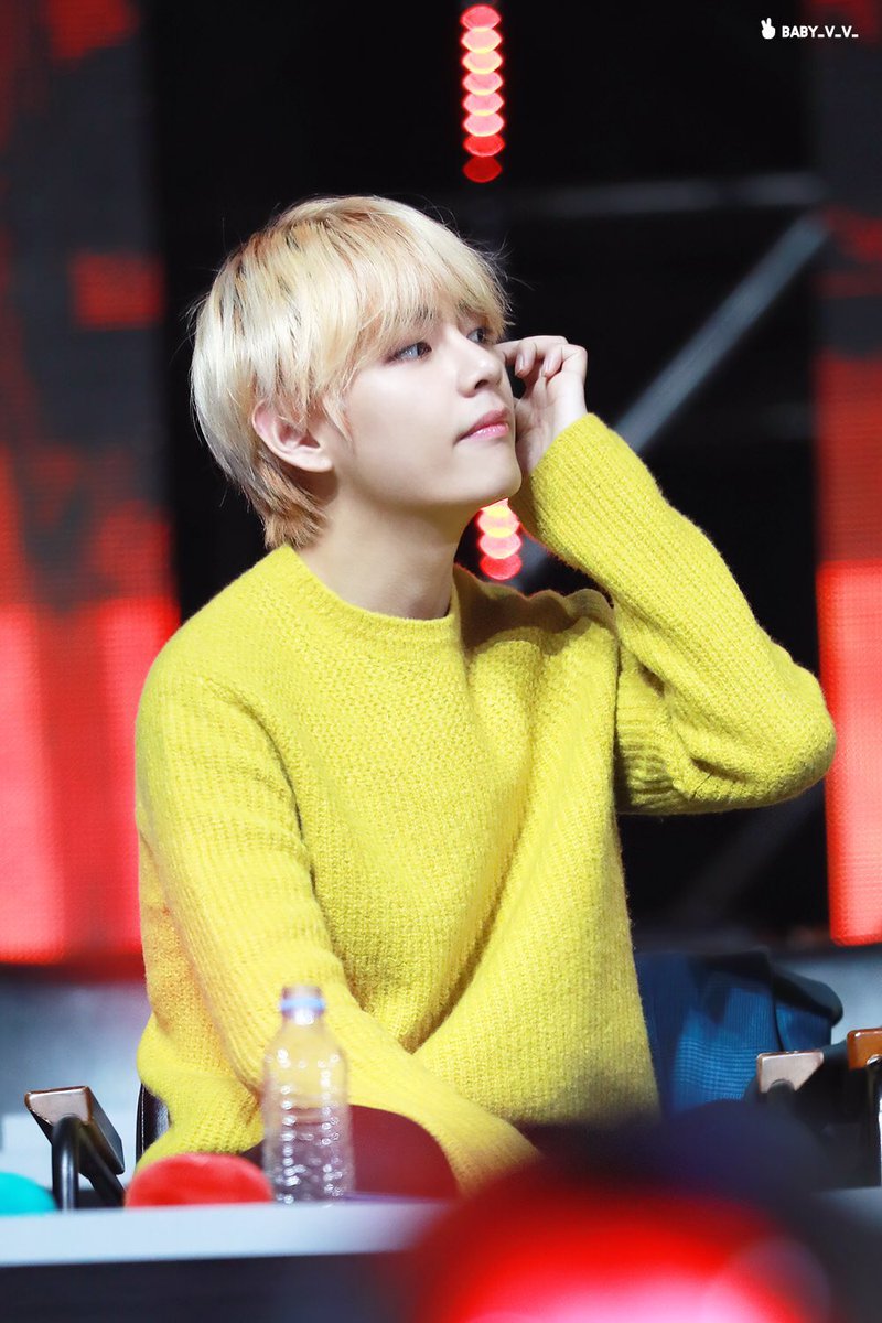 taehyungpic's tweet photo. 190106
—
🍋💜

©️Soulmate_KookV , Baby_v_v_
#방탄소년단 #뷔 #태형 #BTS #V #taehyung @BTS_twt https://t.co/ilgz33Qlpt
