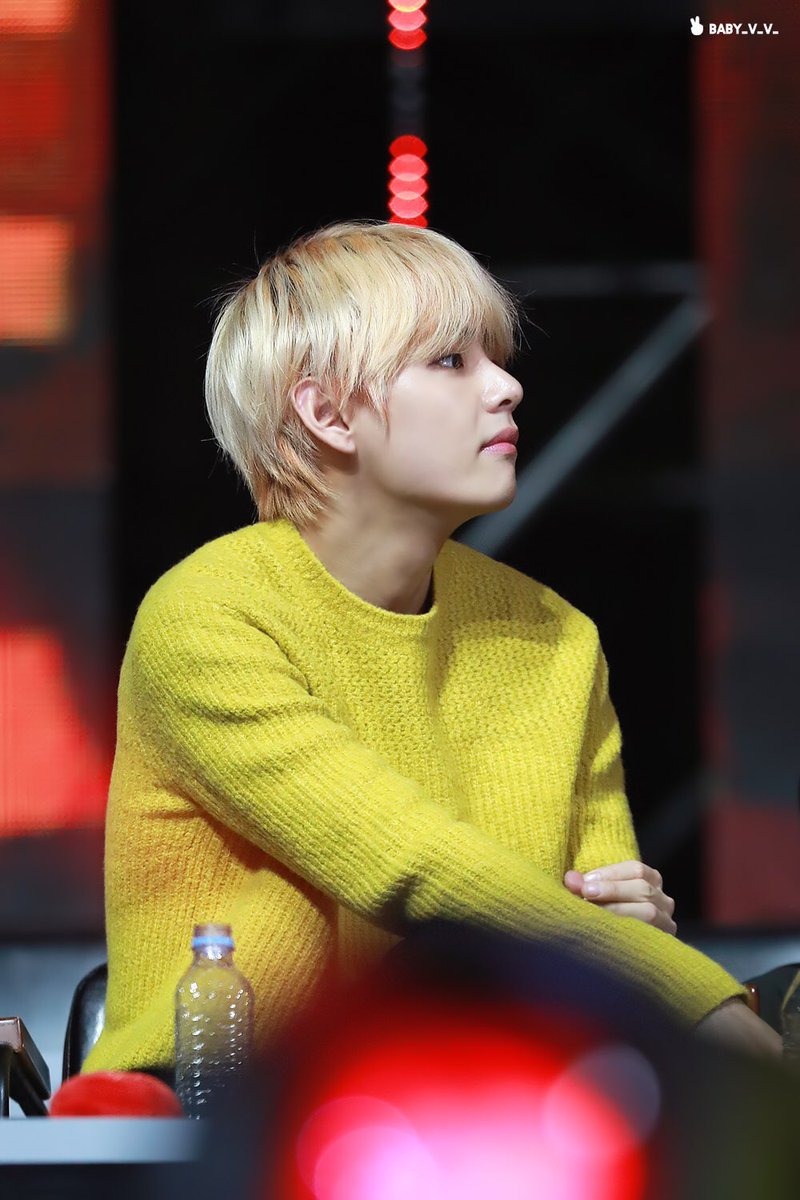 taehyungpic's tweet photo. 190106
—
🍋💜

©️Soulmate_KookV , Baby_v_v_
#방탄소년단 #뷔 #태형 #BTS #V #taehyung @BTS_twt https://t.co/ilgz33Qlpt
