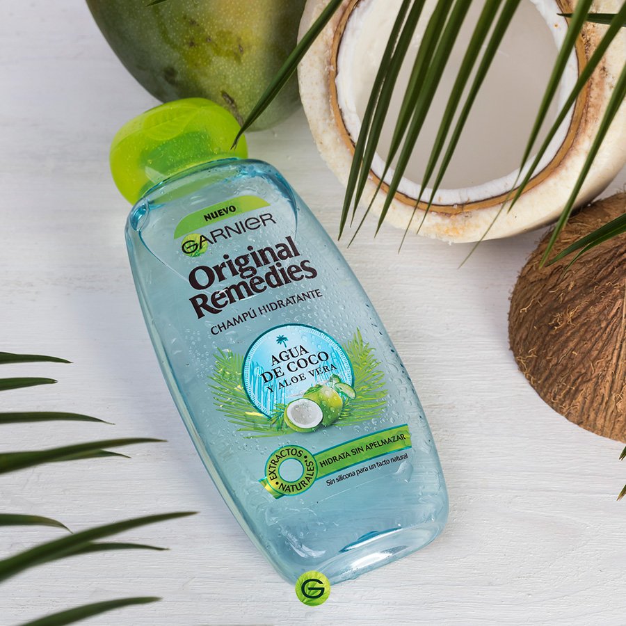 Garnier_es's tweet photo. Necesitas una ducha refrescante🚿 antes de volver a la rutina y afrontar la #cuestadeenero 🤦♀️🤦 ? Prueba el champú de Agua de Coco y Aloe de #OriginalRemedies para un pelo fresco y suave🥥. ¡Descubre #ElPoderDeLoAutentico en este 2019! #GarnierNaturalmente https://t.co/GbZLdXkdfv