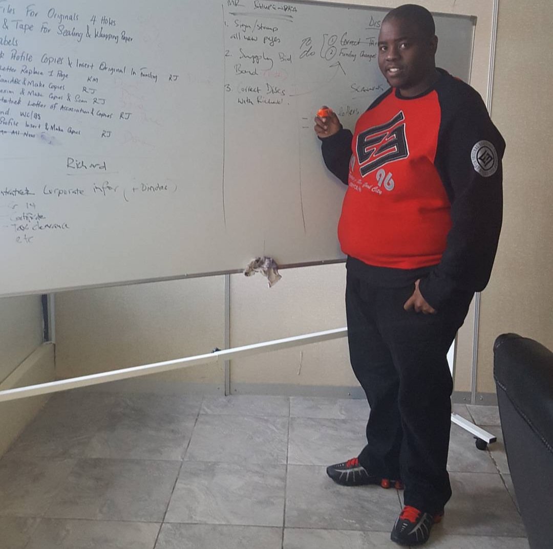 wicknellchivayo's tweet photo. In 2019 instead of baby showers, let's host BUSINESS SHOWERS... When a friend starts a business, we all come together , share ideas , congratulate them 🤝🤝🤝 and bring resources for their BUSINESS...👨‍💻🧜‍♂️✍🚴‍♂️🏎🏍🚐🚜⛟🏦🛵⛽🚁💰💸💵💴💷💶 https://t.co/sw6CW8Q78u