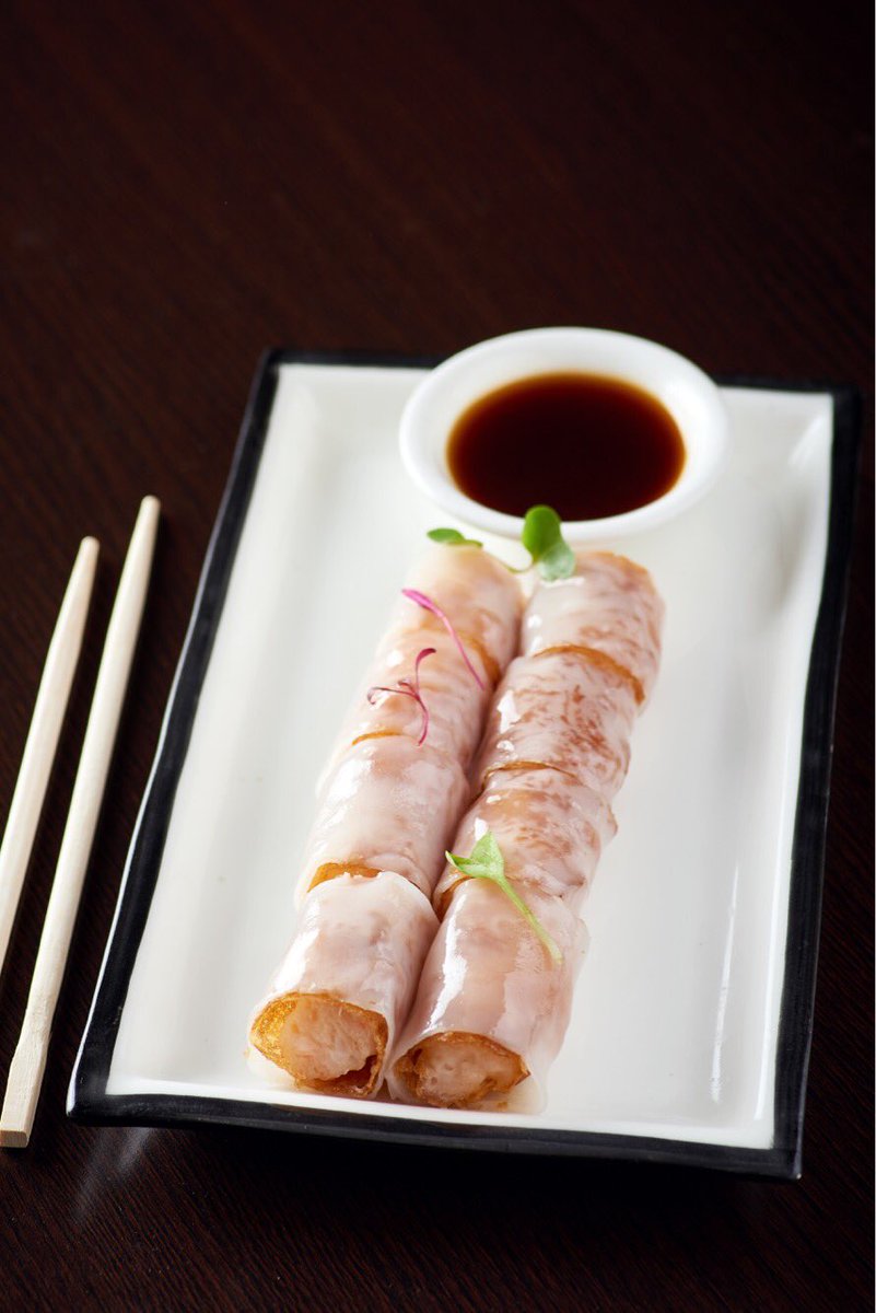 Cheung fun or rice noodles as they’re called are a very famous savory snack from Asia. Pictured here is The Crispy Prawn Cheung Fun at House of Mandarin. Treat yourself to this flavourful work of art on your next visit 🥢

#roll #asianfood #traditionalfood #orientalcuisine