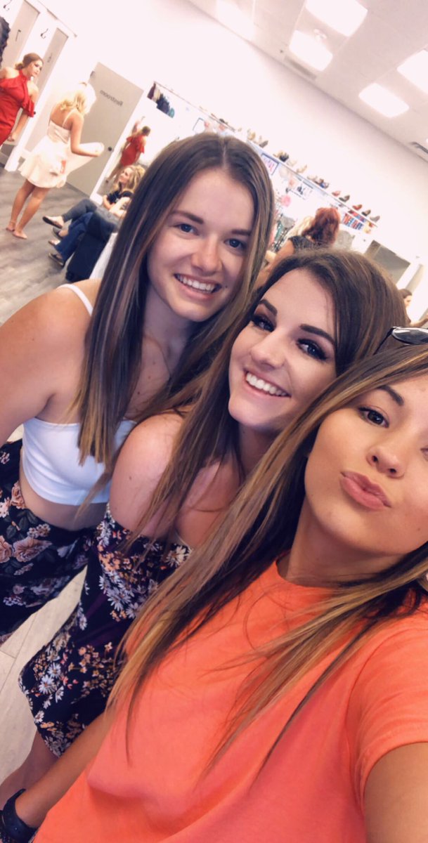 Bear12C's tweet photo. Happy Birthday to 3 of my favorite people!!🎂❤️Can’t believe you Gorgeous Gals are 20!!! 😱 @ASchmanski @SchmanskiMorgan @PSchmanski https://t.co/uXKWrpBJHq