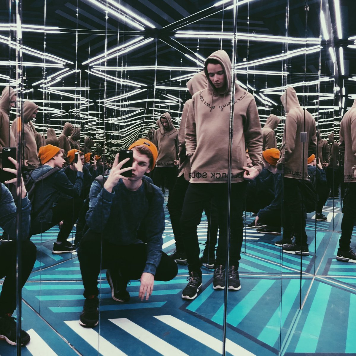 neverthelessflo's tweet image. the boys on tour - 6/1/19