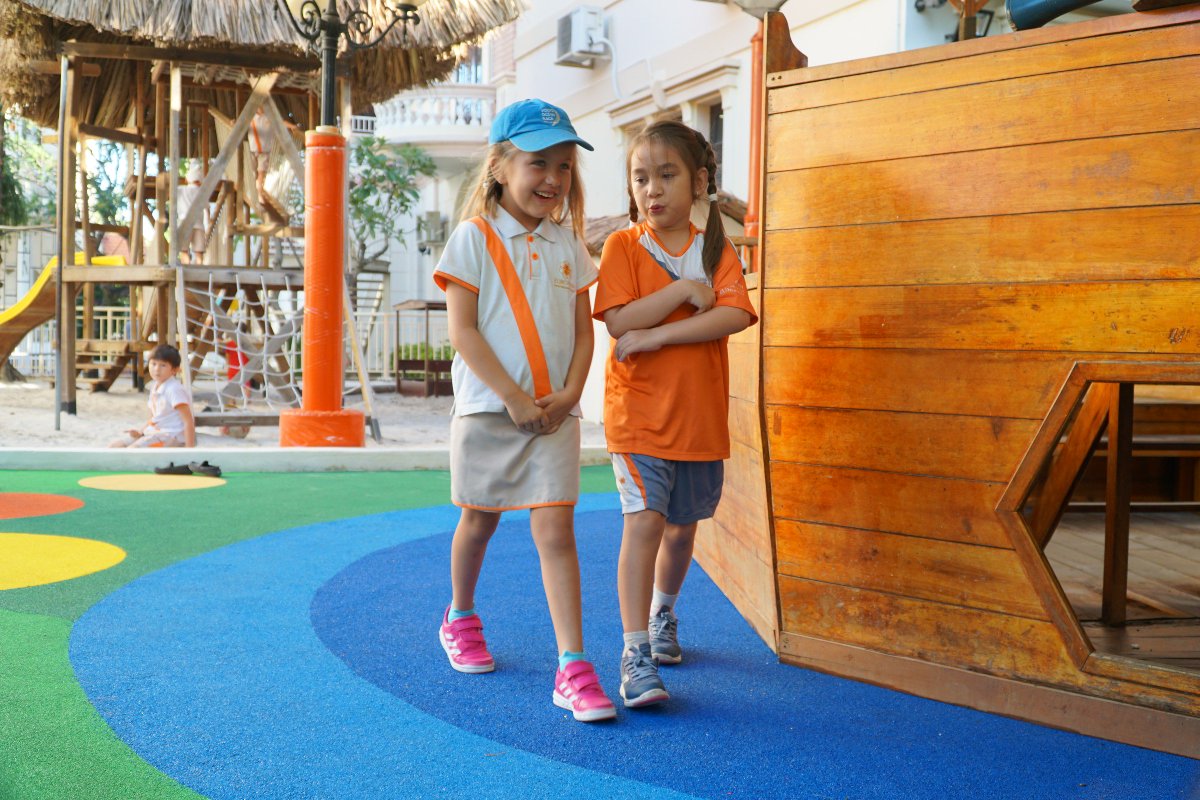 EISHCMC's tweet photo. It was great to see our parents and students back to school with happy smile this morning! 
More photos of EIS’s renovation projects during holiday are available at: https://t.co/Oco3hKxwgy

#EIS #BackToSchool https://t.co/f88QhDkPoL