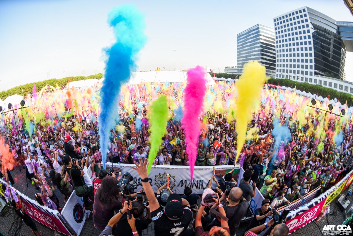 art_oca's tweet image. @ColorManilaRun 7, SM Mall of Asia Concert grounds, Jan 6, 2019. Beats by @marXXmonterola and @mcronthug 

More photos soon on my website and on Color Manila's website
#CMR7 #ColorManilaRun