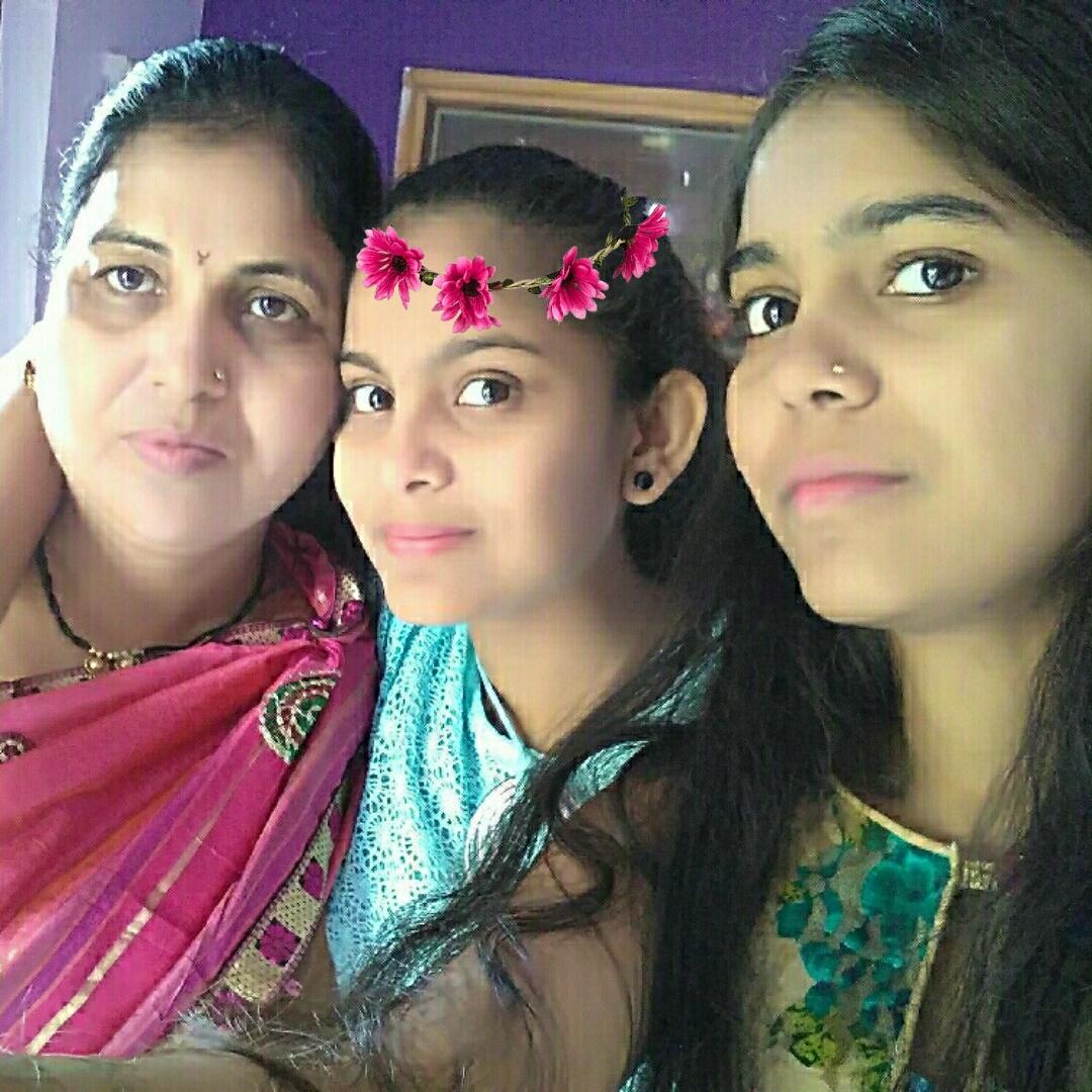 PandhareRutuja's tweet photo. I love my mom and my https://t.co/dxedMIk79v you so much https://t.co/pfM5Dq54KZ