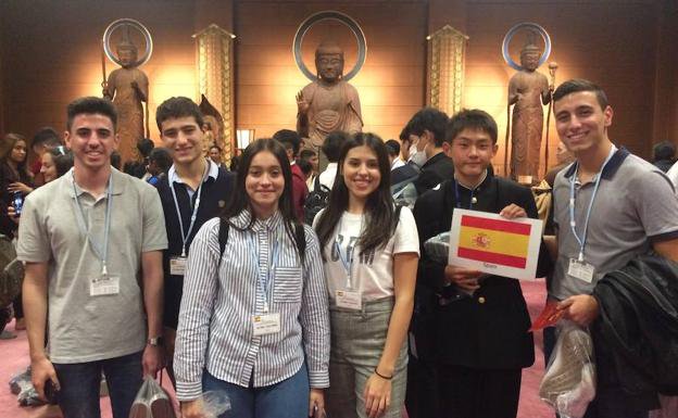 La aventura de nuestros alumnos en Japón, hoy en la prensa. 😉😊👏👏
diariosur.es/sociedad/educa…