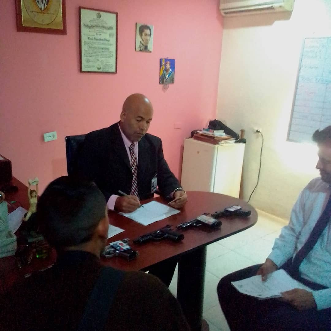 cicpclavictoria's tweet photo. El Jefe de Investigaciones de La Sub Delegación La Victoria I/J @RamonSe82493799 realiza supervisión de la dotación de los funcionarios policiales y administrativos, comenzamos un nuevo año con buen pies @DouglasRicoVzla @CICPCPREVENCION @Cicpc064 @CICPC378 @perdomoer12 https://t.co/zvgDAenfFw