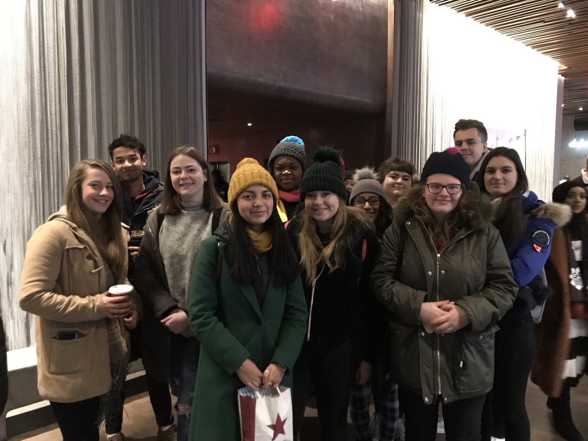 DrPenaFernandez's tweet photo. @dmuhls students, @InesMRamos2 and I are heading to @UN @DMU_ModelUN. So excited 😆🎉 https://t.co/DAUl5VdSwP