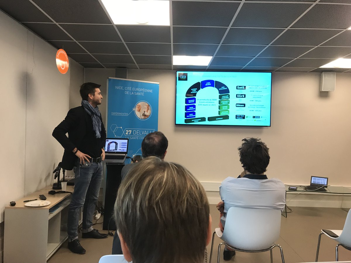 PROJECTINDUSTR1's tweet photo. Durant le Lunch des entrepreneurs sous l'égide de @MetropoleNCA , nous avons présenté notre #projetinnovant concernant un équipement de bloc opératoire. Nous tenons à remercier Madame Morgenstern qui nous a permis de présenter notre projet. https://t.co/T4CZmCVF6V