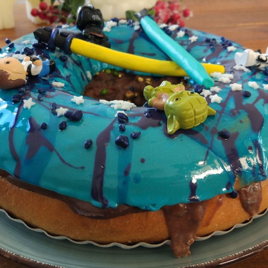 HEMOS ENCONTRADO EL ROSCÓN DE REYES DEFINITIVO

Es el de <a href="/PASTELERIANUNOS/">JOSE FERNANDEZ-RAMOS</a> ,donde el maestro pastelero José Fernández este año ha ideado unos roscones especiales.🎁
•
Roscones de películas: -Star Wars
-Frozen
-101 Dálmatas
-La casa de papel
•
¡Un roscón super divertido y genial!