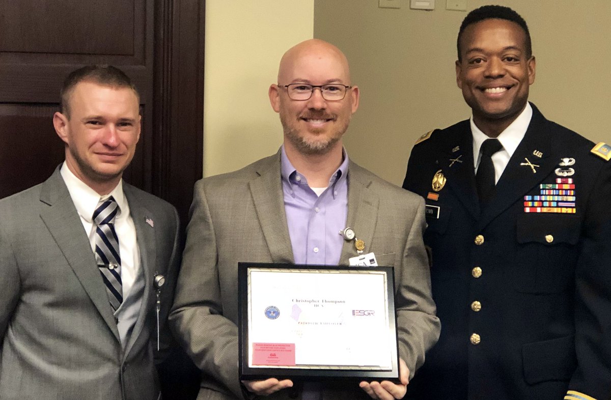 gnosmom's tweet photo. Major Brown @USNationalGuard recognizes Chris Thompson @HCAhealthcare as a #PatrioticEmployer for contributing to National Security and protecting liberty and freedom by supporting employee participation in America’s National Guard and Reserve Force. 🇺🇸 #HCA https://t.co/E0HVJ54u8J