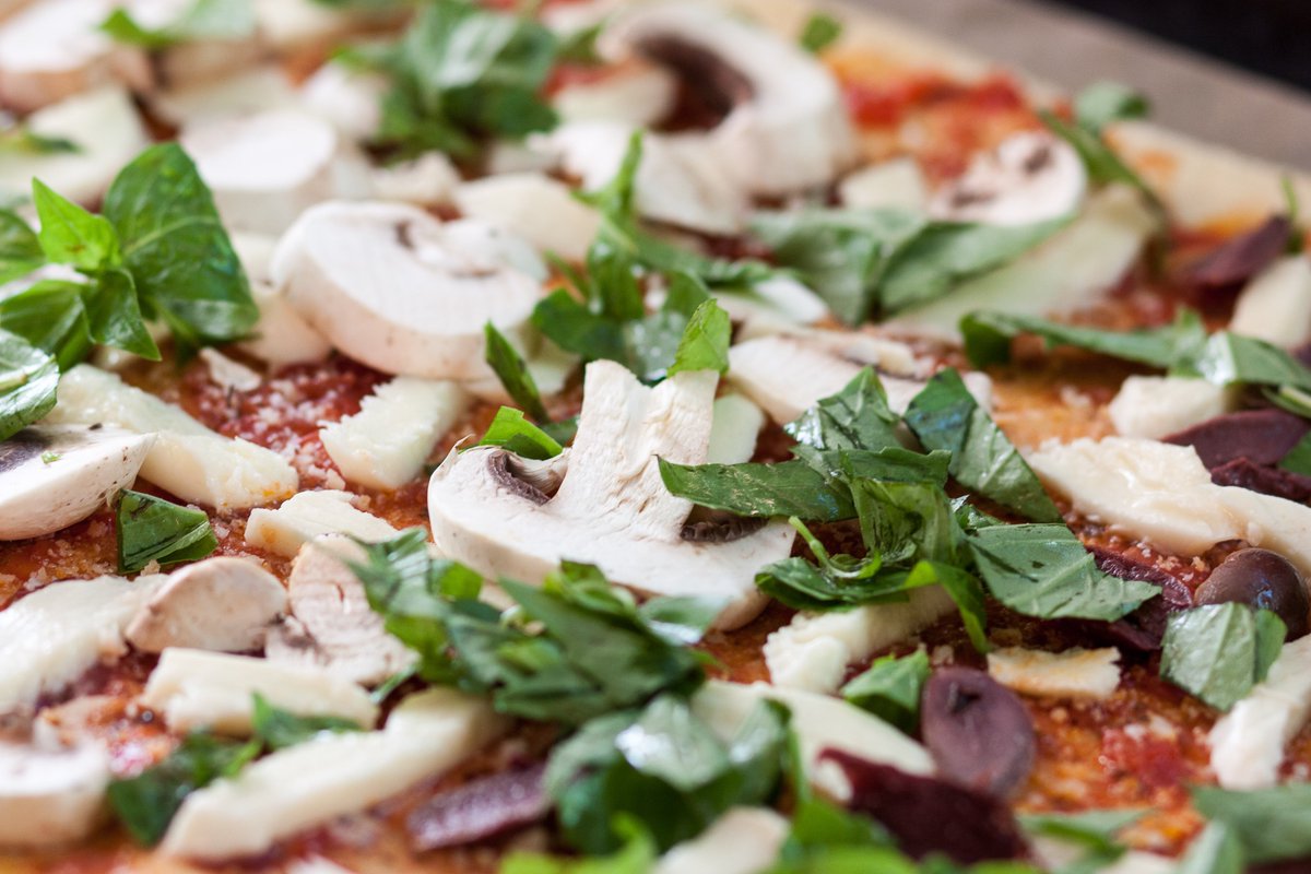 KidsCookMonday's tweet photo. Put pizza on a pita for a fun and easy #KidsCookMonday with this recipe from our friends at @OldwaysPT: https://t.co/sC0v31Tw6Q https://t.co/uWt0BuGq3F
