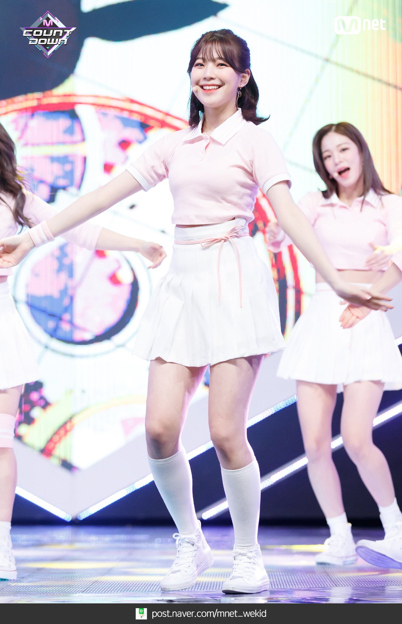 DwTEqpMVAAA-nvJ.jpg:large