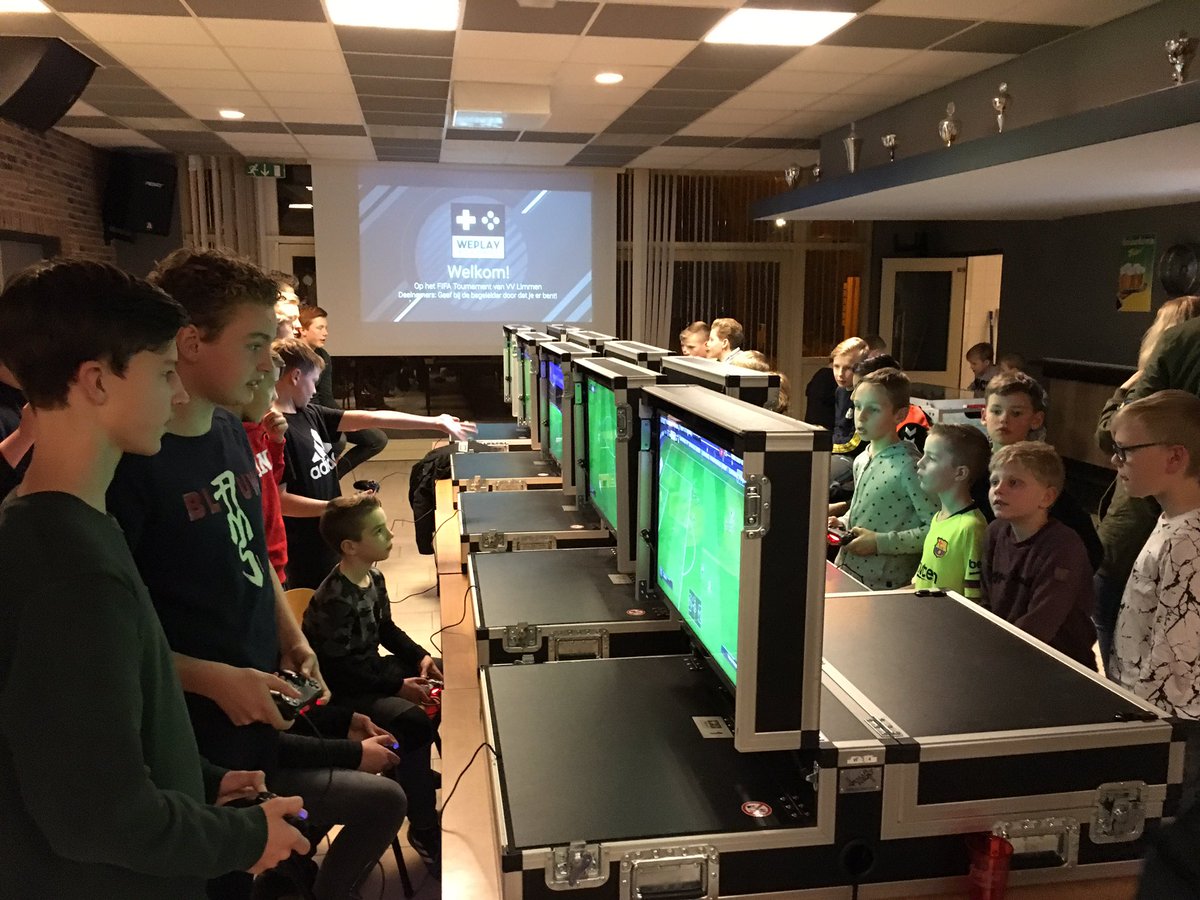 Gaaf FIFA toernooi bij <a href="/vvlimmen/">VV Limmen</a>. Goed georganiseerd en leuk dat <a href="/Telstaresports/">Telstar esports</a> speler Dion aanwezig was!