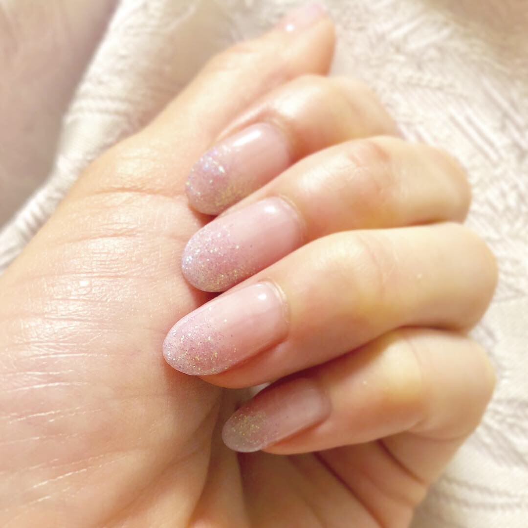 徳原 恵梨 V Twitter New Nail 今年初ネイルは薄いパープルラメ