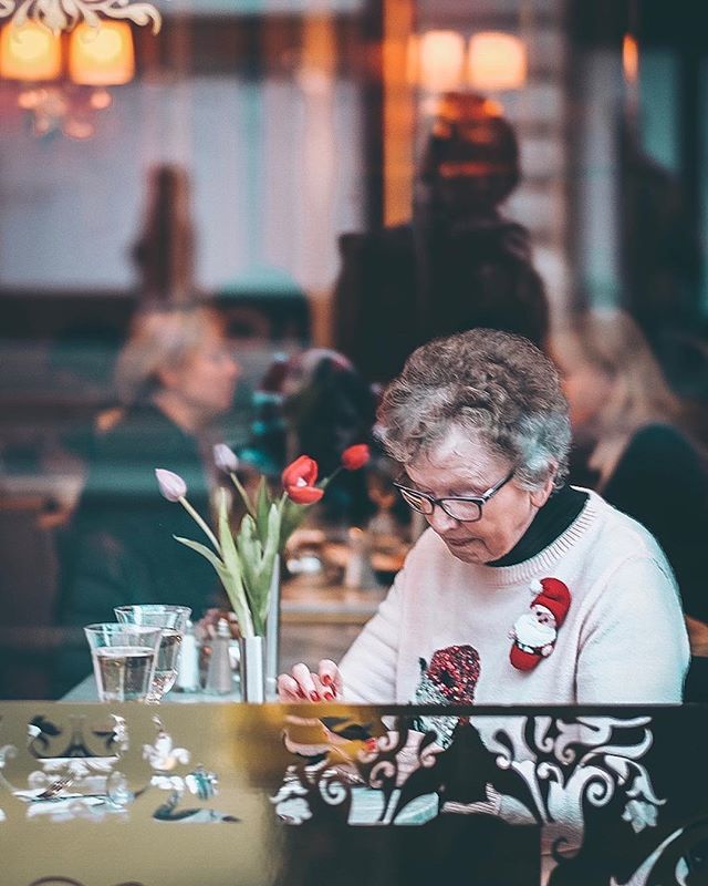 arigurdon's tweet photo. Last of the festive touches. 🎅🏼
.
#ThisIsLondon
#strangersinmyfeed
#humansandtheirphones .
.
.
.
#fujixt10 #fujinon56mm #st_ph #spmcommunity #streets_storytelling #timeless_streets #streetsacademy #streetizm #everybodystreet #spicollective #peopleinfra… https://t.co/bq58SOgqWW https://t.co/6v2vwGGepK