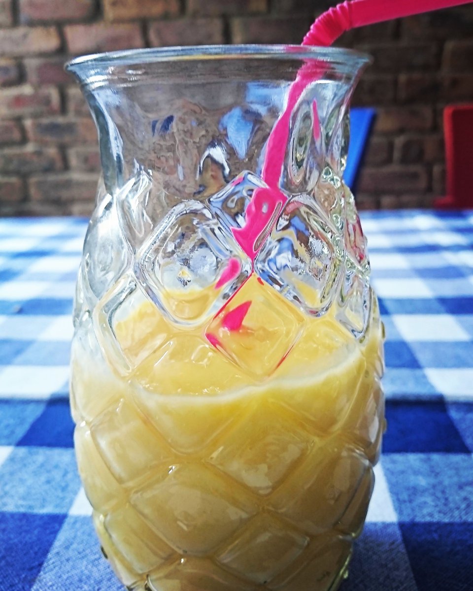 Boozy_Foodie's tweet photo. The 6th of January was obviously a good day for #healthyrecipe blog posts on #LifeIsTooShortToEatLettuce!  Well it is January after all ;)  #BlogMemories and #Smoothies from 6 January 2017!  #HealthyLiving #APreviousLife 
https://t.co/YnVChYDeoU https://t.co/BtYisjU4fS